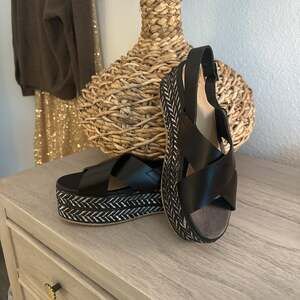 KAANAS Women's METALIK ADA Crossover Platform Wedge Sling Back Opentoe Sandal‎